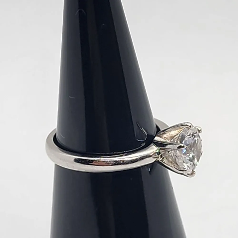 Sterling Silver Cubic Zirconia Solitaire Ring (4.75) Silver - Image 3