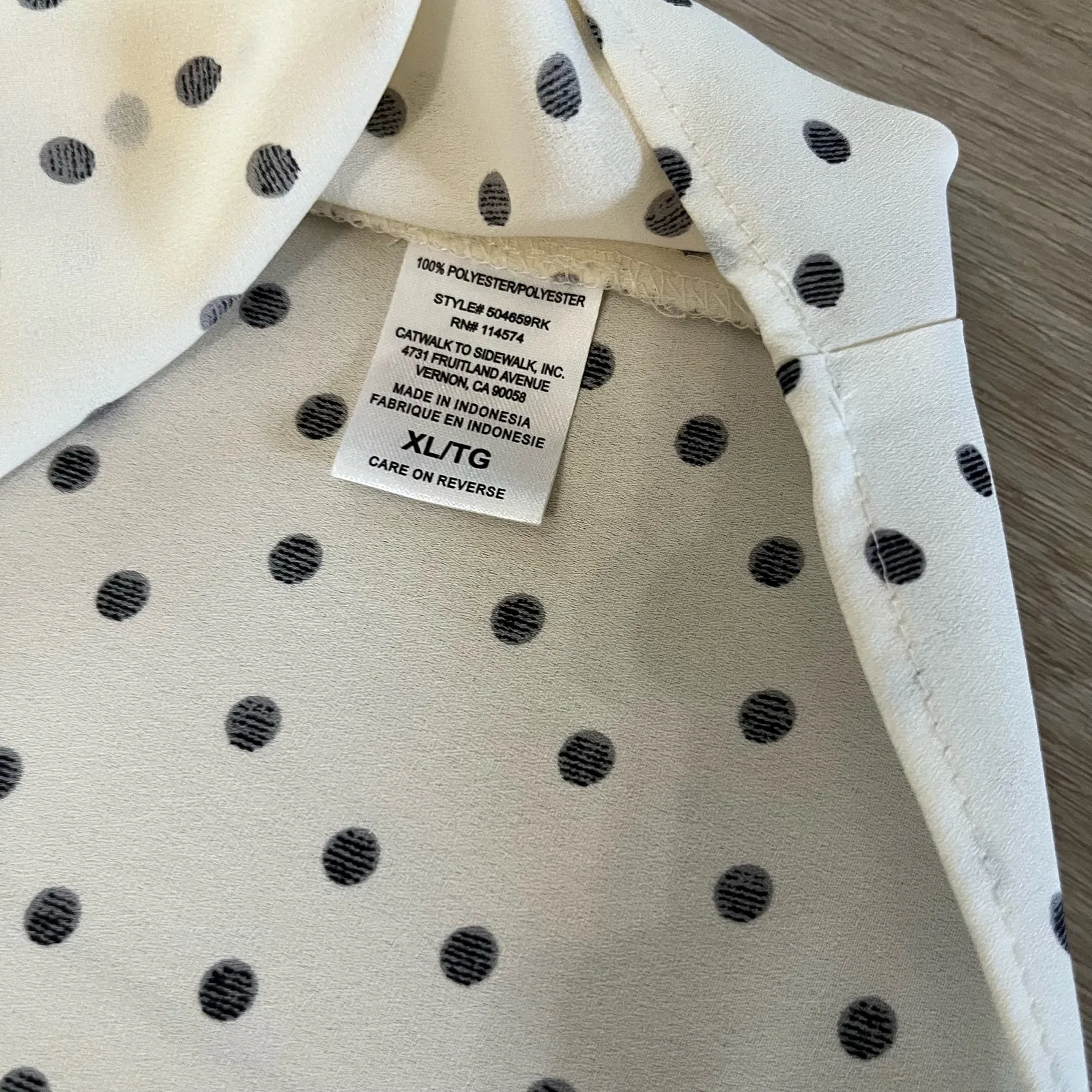 Pleione Women's Cream & Gray Polka Dot Sleeveless Blouse Size XL - Image 3