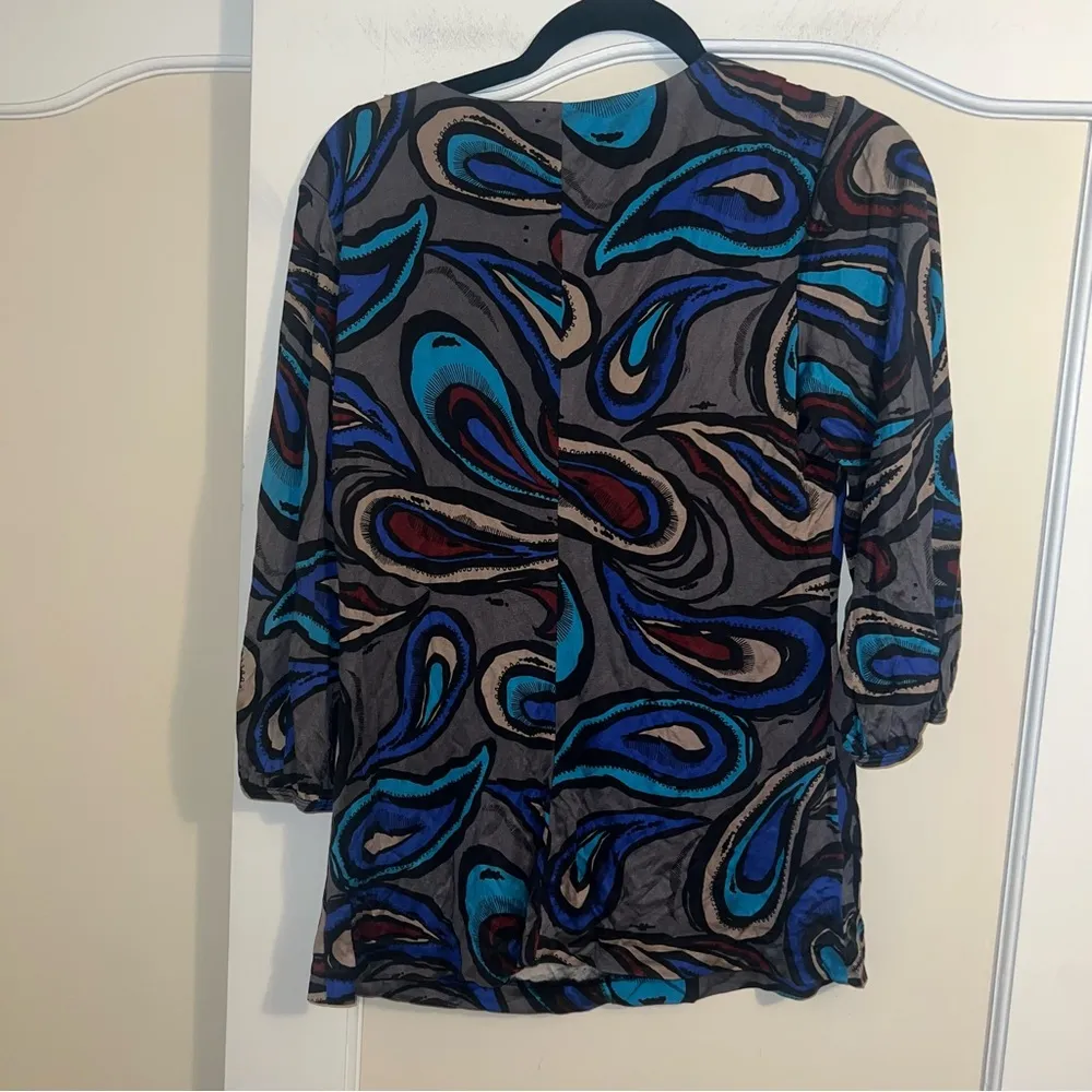 Trina Turk Los Angeles 100% Silk Paisley Print Tie Front 3/4 Sleeve Blouse - Image 2