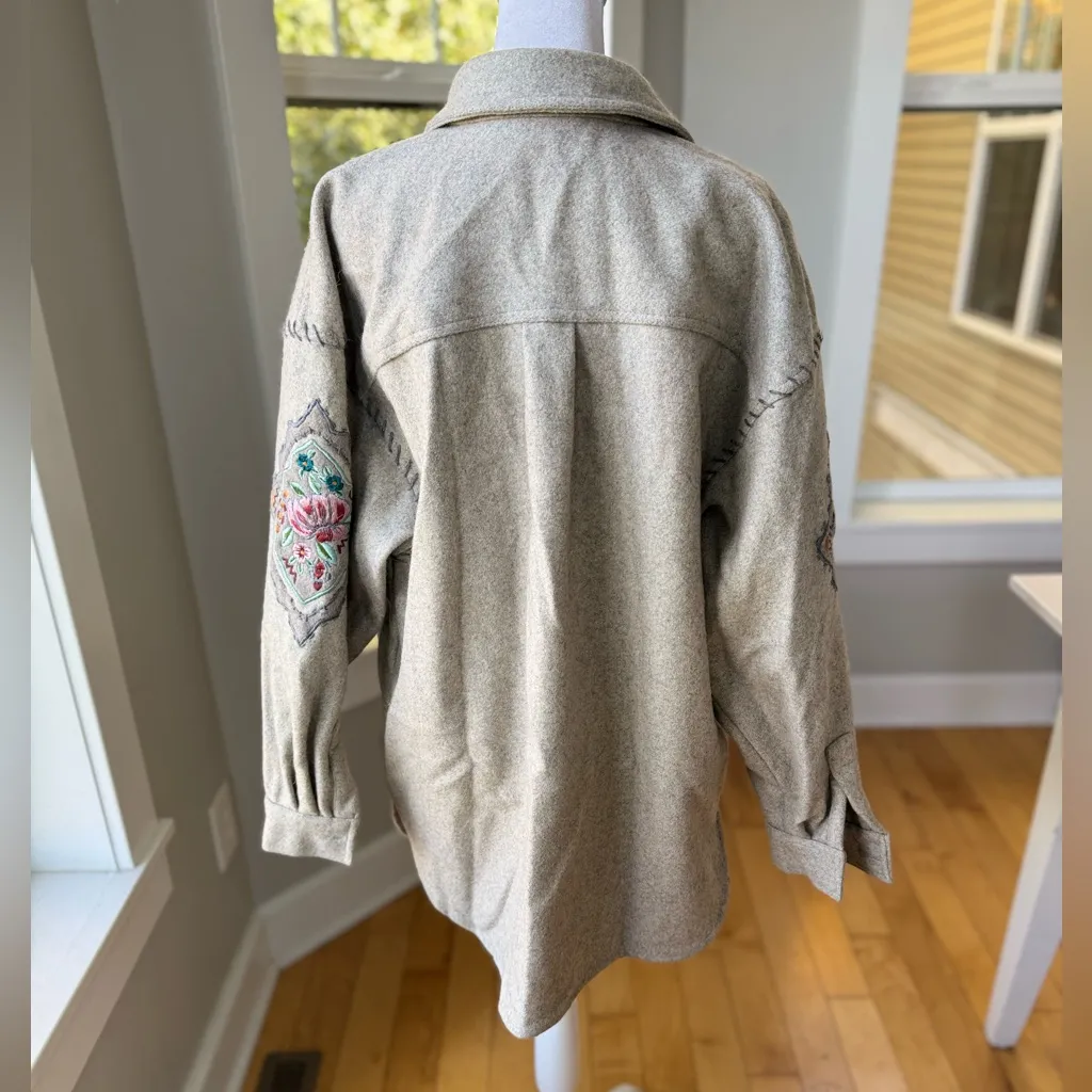 Vintage Together Light Gray Wool Floral Embroidered Shacket Shirt Jacket Medium - Image 4