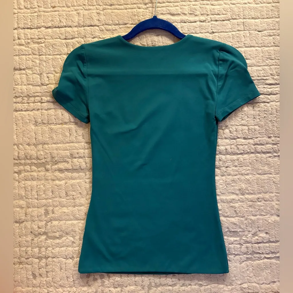 Aritzia  Contour Short Sleeve - Image 3