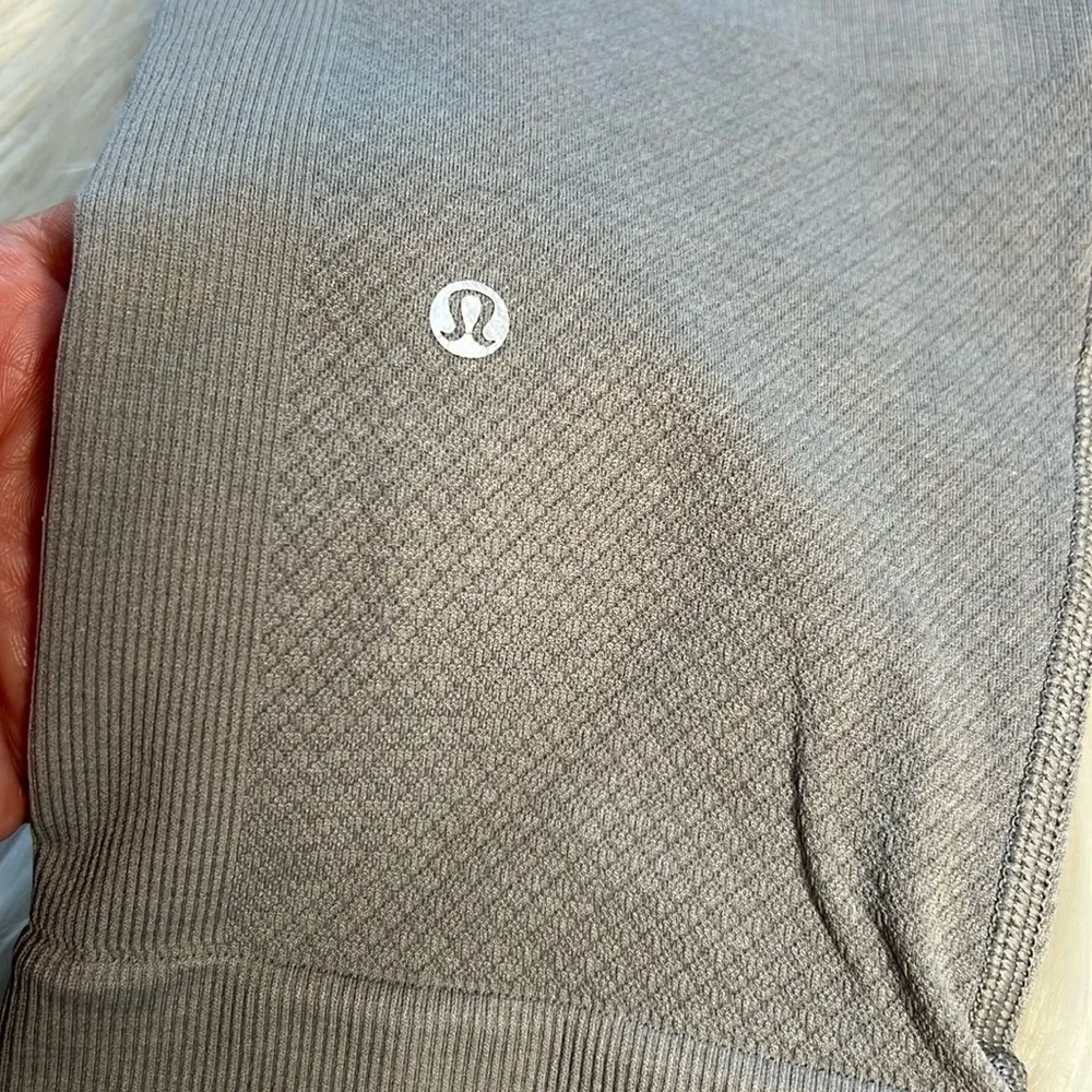 Lululemon Heathered Gray Seamlessly Street Crop - Image 8