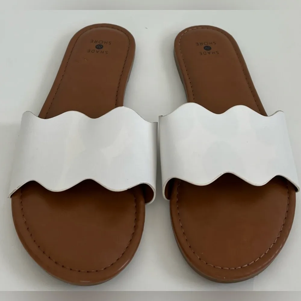 SHADE & SHORE Scalloped Slides Size 9 - Image 2