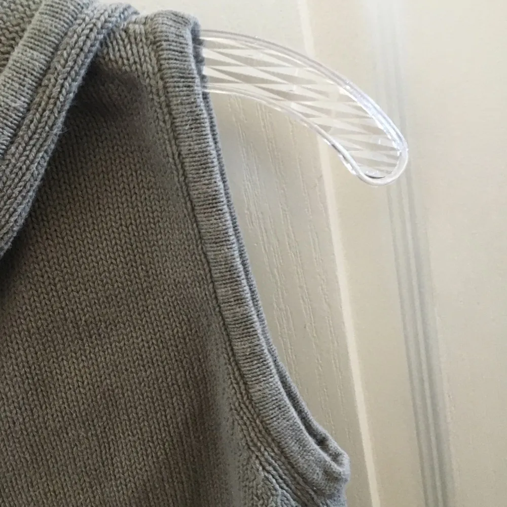 FINAL MARKDOWN Cherokee zip front hooded vest medium - Image 2