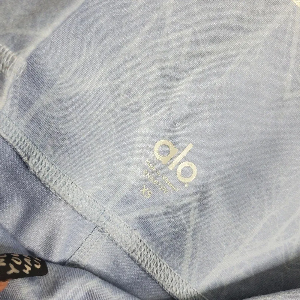 Alo Yoga Blue/Yellow Airbrush Tree Lace Sky Leggings - Image 4