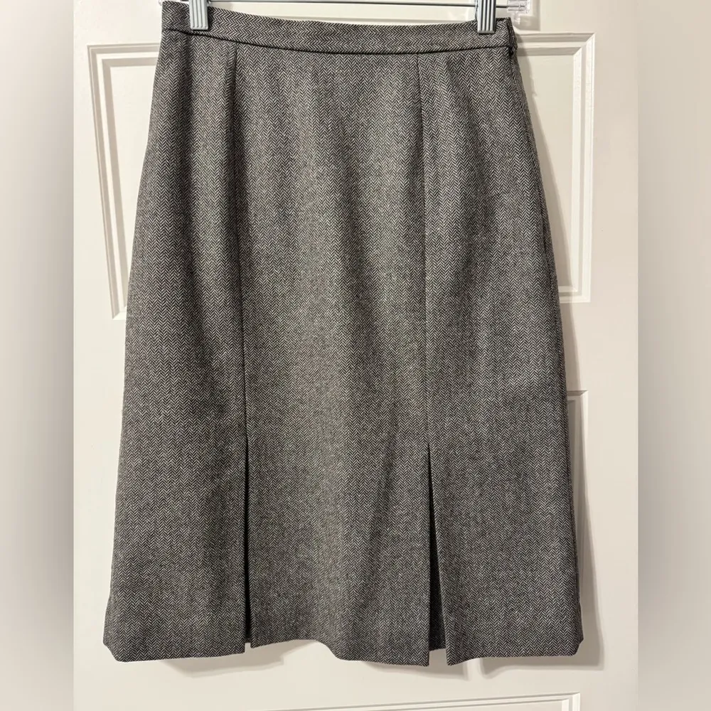 Eddie Bauer Gray Wool Skirt Size 2 - Image 2