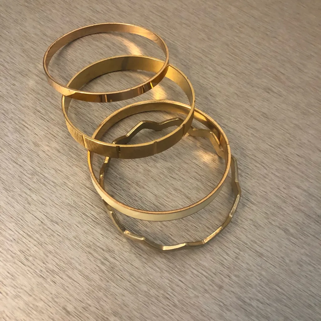 ✨ Gold Tone Bangle Bracelet Set | 4 - Image 2