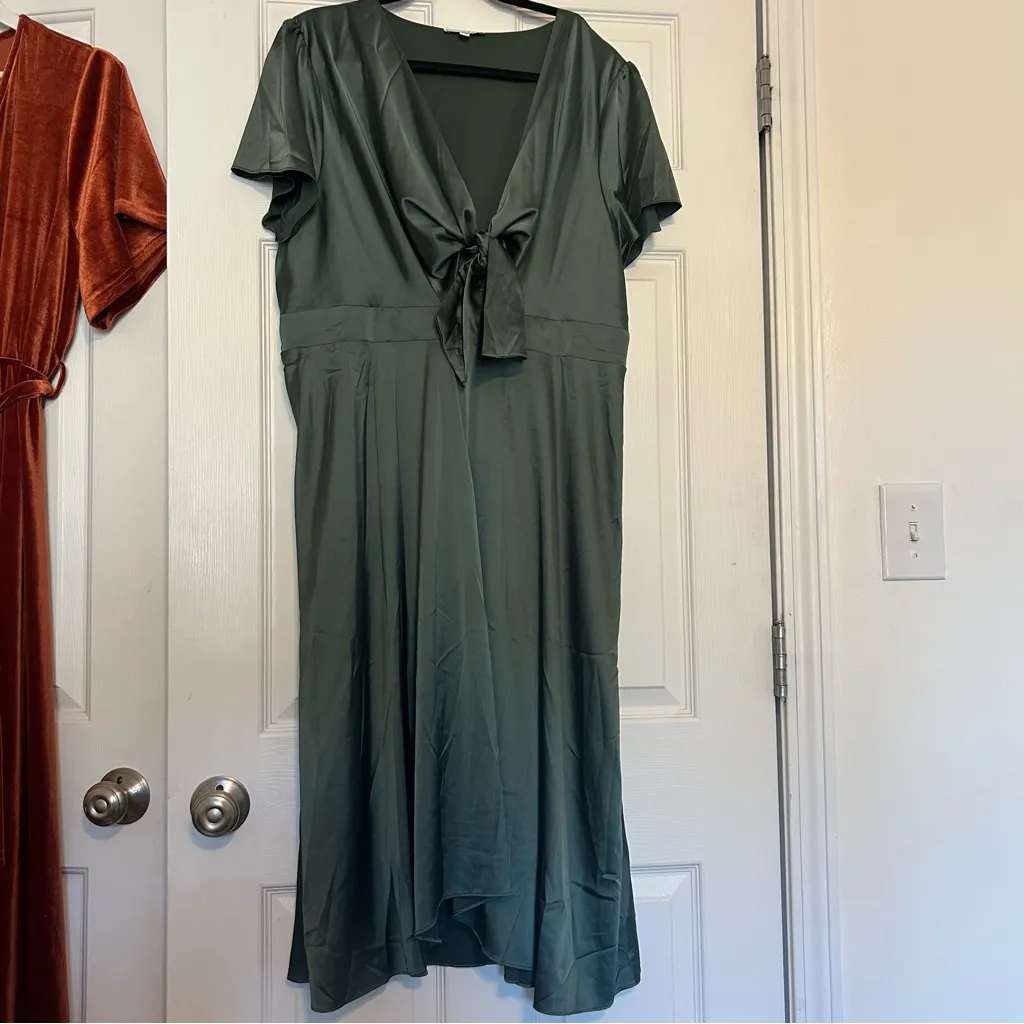 Baltic Born Poppy‎ Satin Sage Green Tie-Front Dress Size XXXL - Image 4