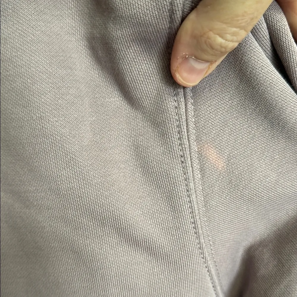 Old Navy Mauve Sweatshirt Hoodie Size Medium - Image 6