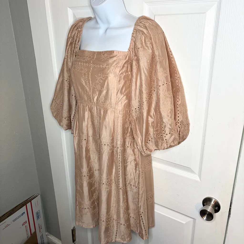 Listicle Champagne Beige Embroidered Eyelet Square Neck Puff Sleeve Dress S NWT - Image 7