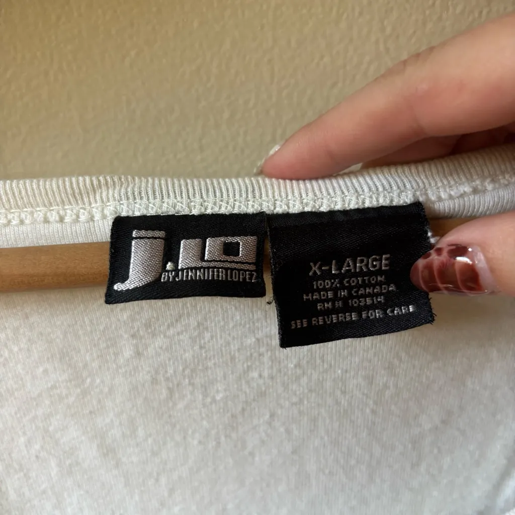 Jennifer Lopez White Tee with Gold Accents - Image 3