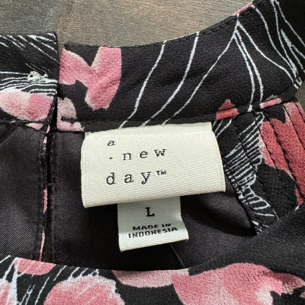 A New Day black and pink floral blouse - Image 10