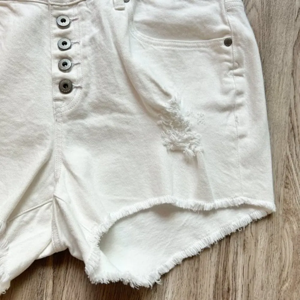 Torrid 3.5 Inch Classic Denim High-Rise Short White Size 14 NWT - Image 6