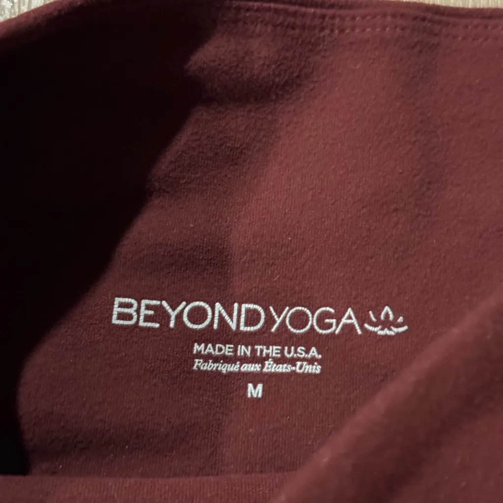 Beyond Yoga Maroon Biker Shorts Size Medium READ - Image 4