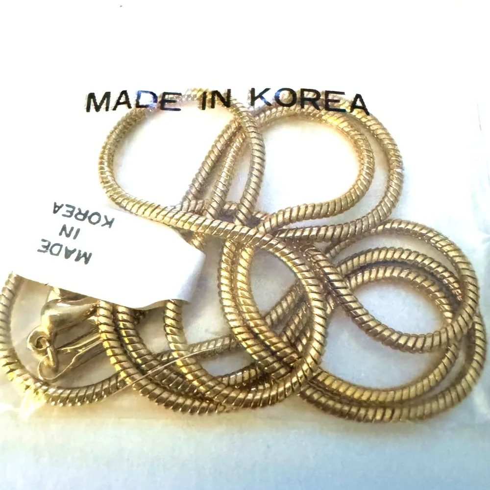 Vintage Made In Korea Gold Tone Snake Chain Women’s Necklace 23” Unused - Image 3