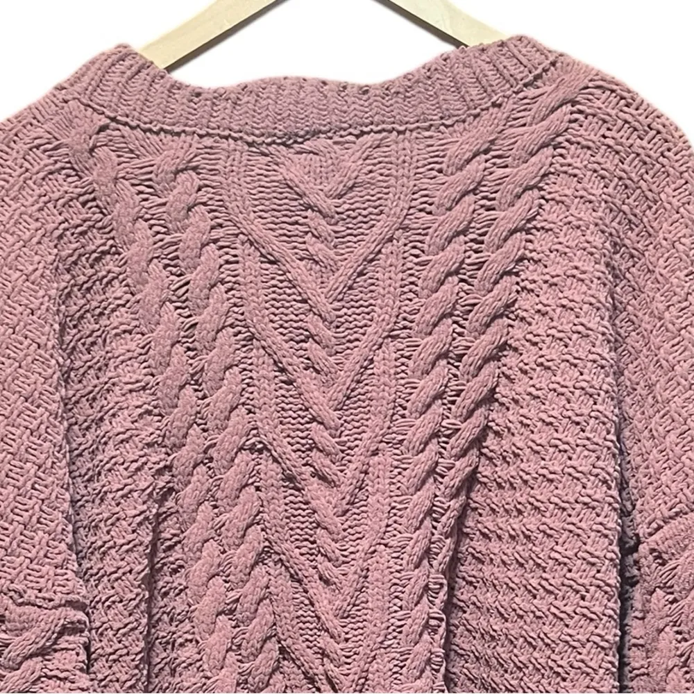POL Rose Cable Knit Chunky Shark Bite Hem Boxy Sweater Size Medium - Image 8