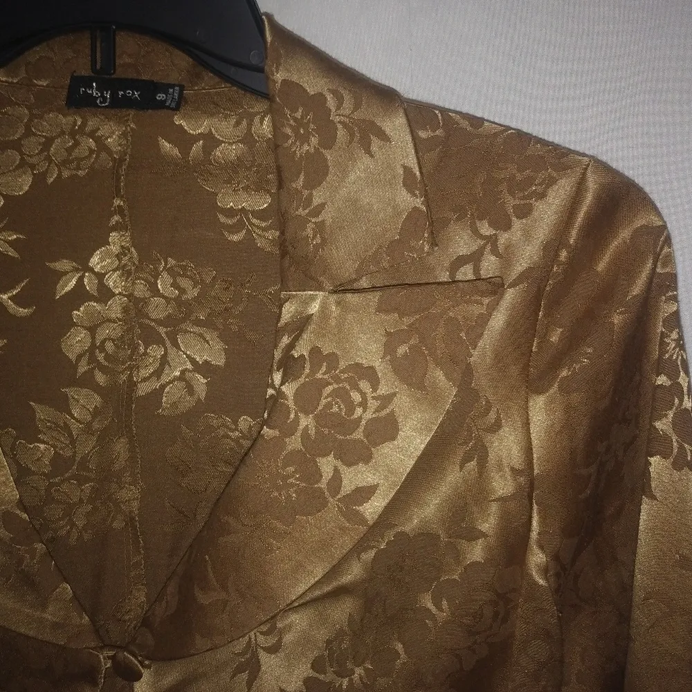 Ruby Rox  9 Gold Fancy Rose Engraved Jacket - Image 3