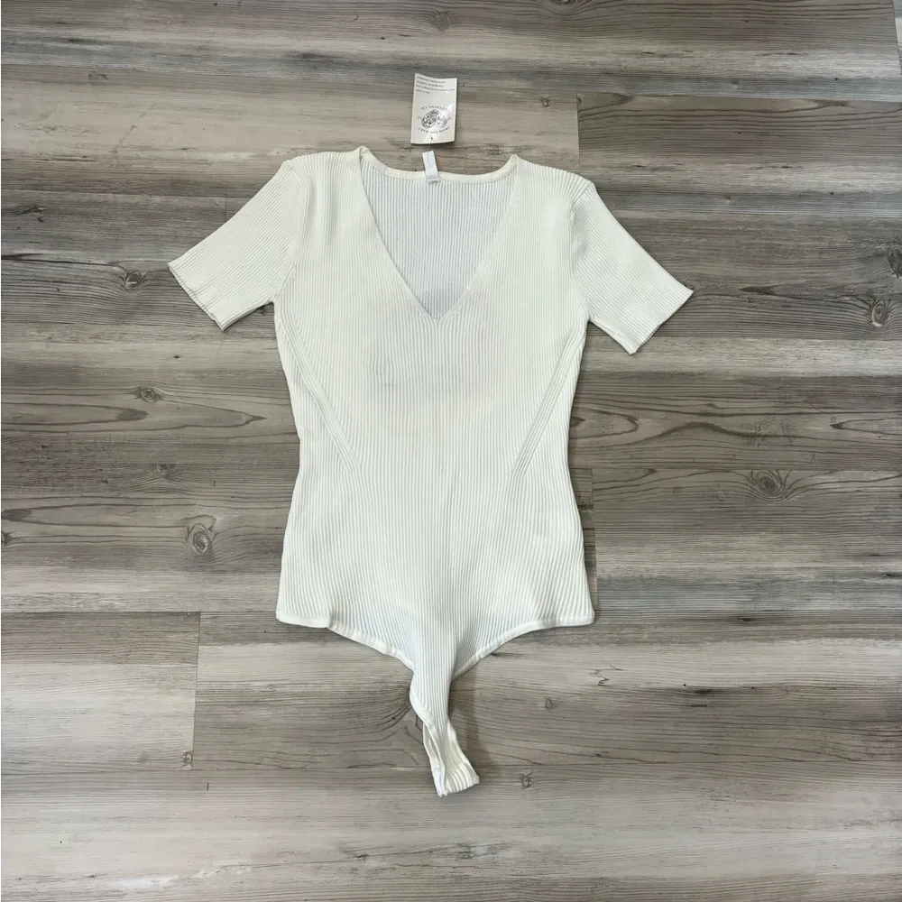 Wishlist NWT size Large Cream short sleeve Body suit - Image 5
