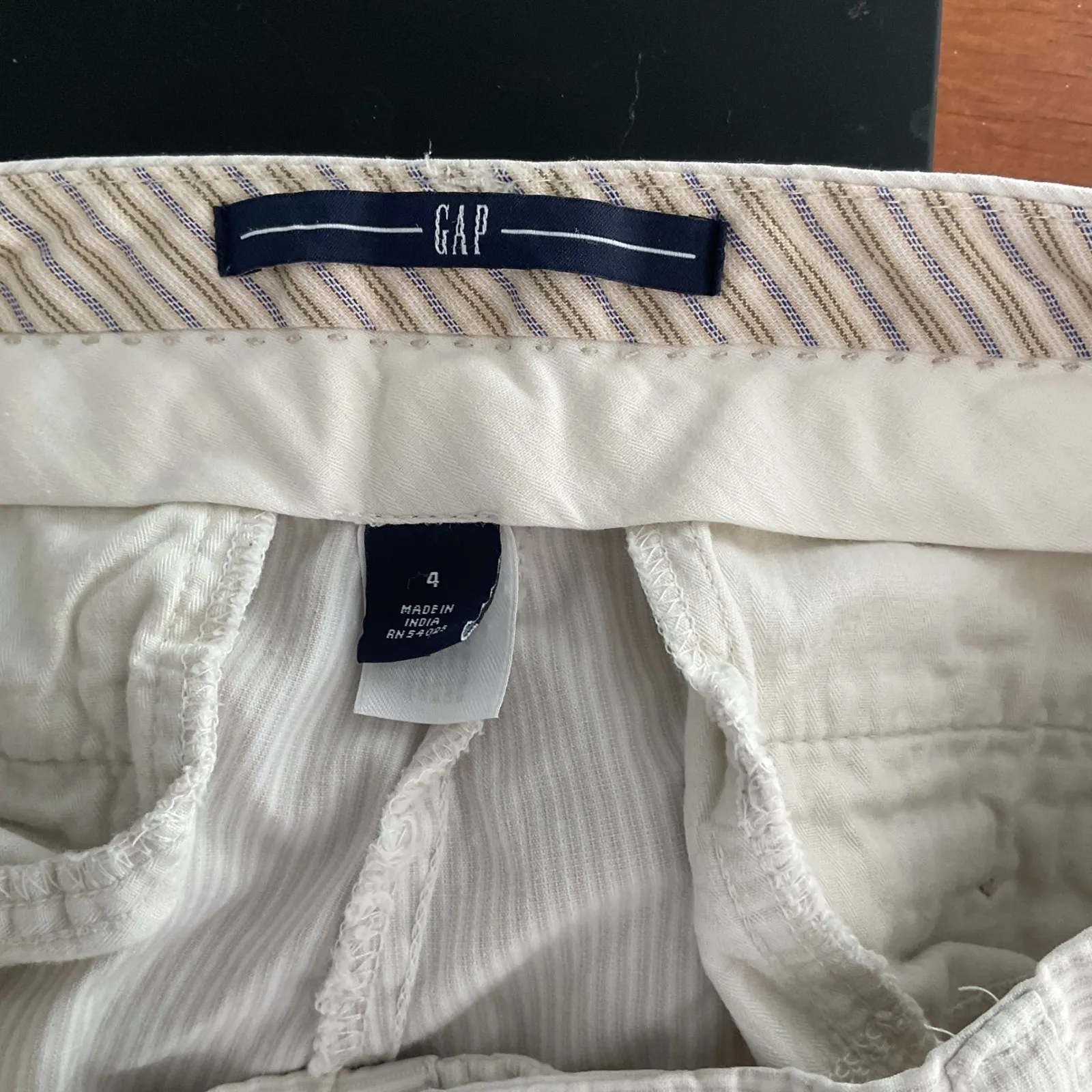 GAP Women's Striped Cotton Blend Bermuda Shorts Size 4 Beige Casual - Image 3