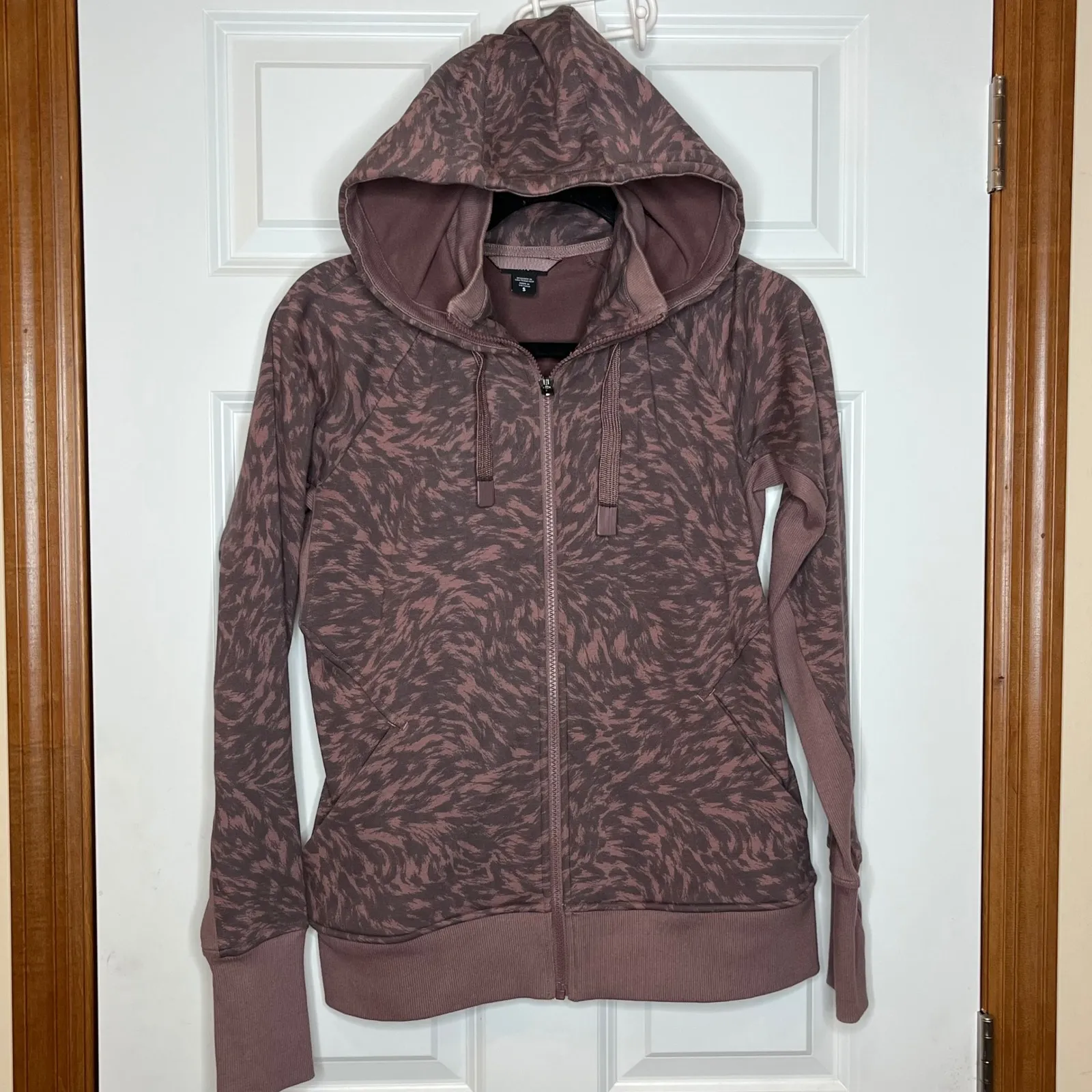 Athleta Size Small Triumph Full Zip Hoodie Smoked Mauve Pink Athleisure Cozy - Image 2