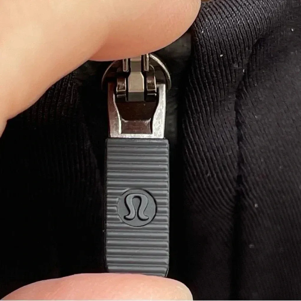 Lululemon Chill Going Strong Jacket size 4 - Image 6