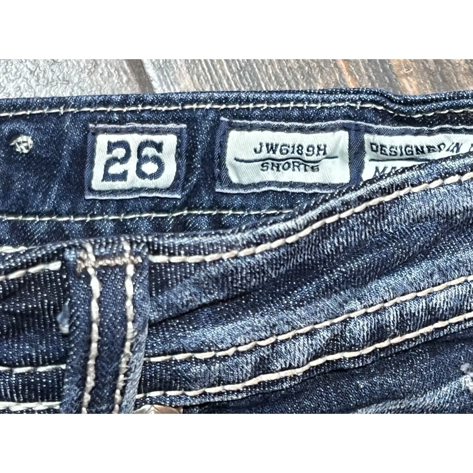 Miss Me Jeans Womens Size 26 Aztec Bling Distressed Denim Shorts Frayed Hem 2.5" - Image 4