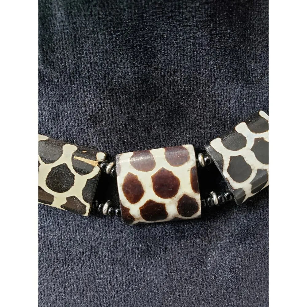 Women's Tribal Beaded Necklace Square Animal Print Beads Magnetic Clasp Gold - Image 3