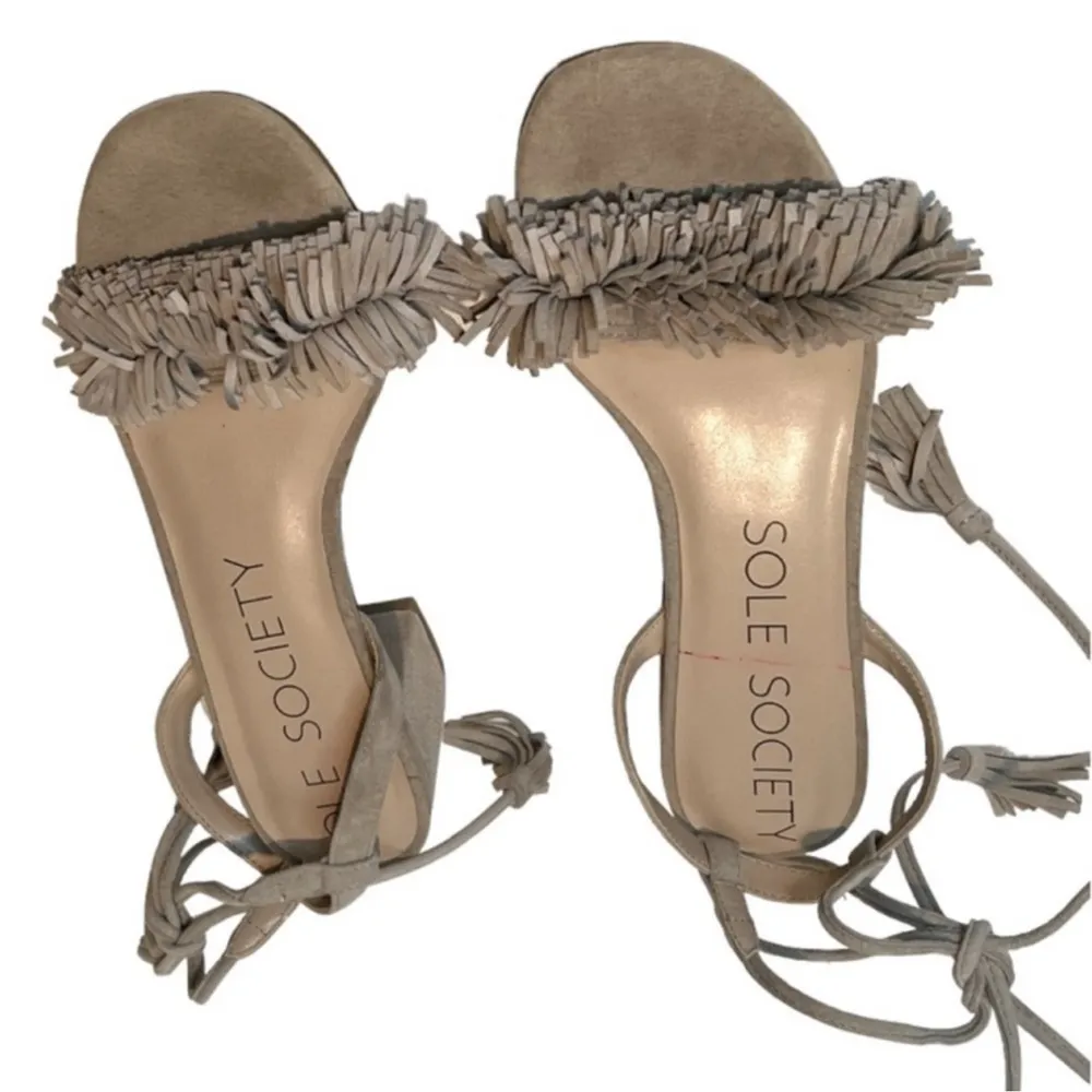 Sole Society Women's Tan Taupe Block Heels & Fringe Detail Sandals - Image 3