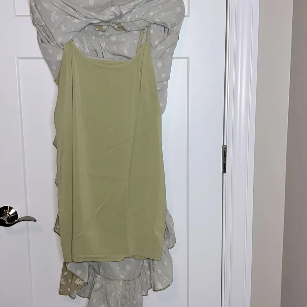 NWT WeWoreWhat Oat Polka Dot Floral High-Low Long Sleeve Dress - Image 3