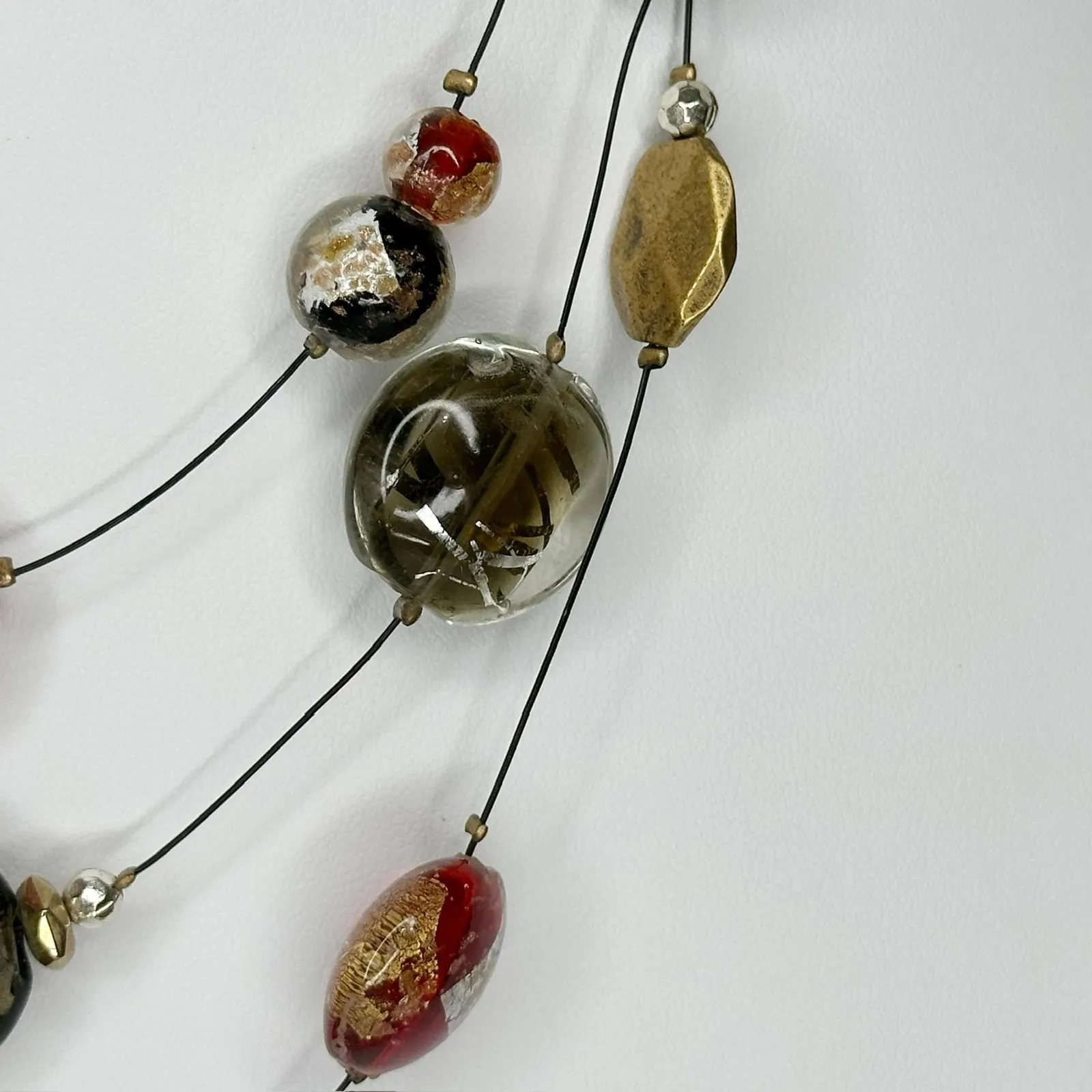 Chico's Black and Red Beaded Triple Strand Wire Gold Tone Necklace ✨ - Image 7