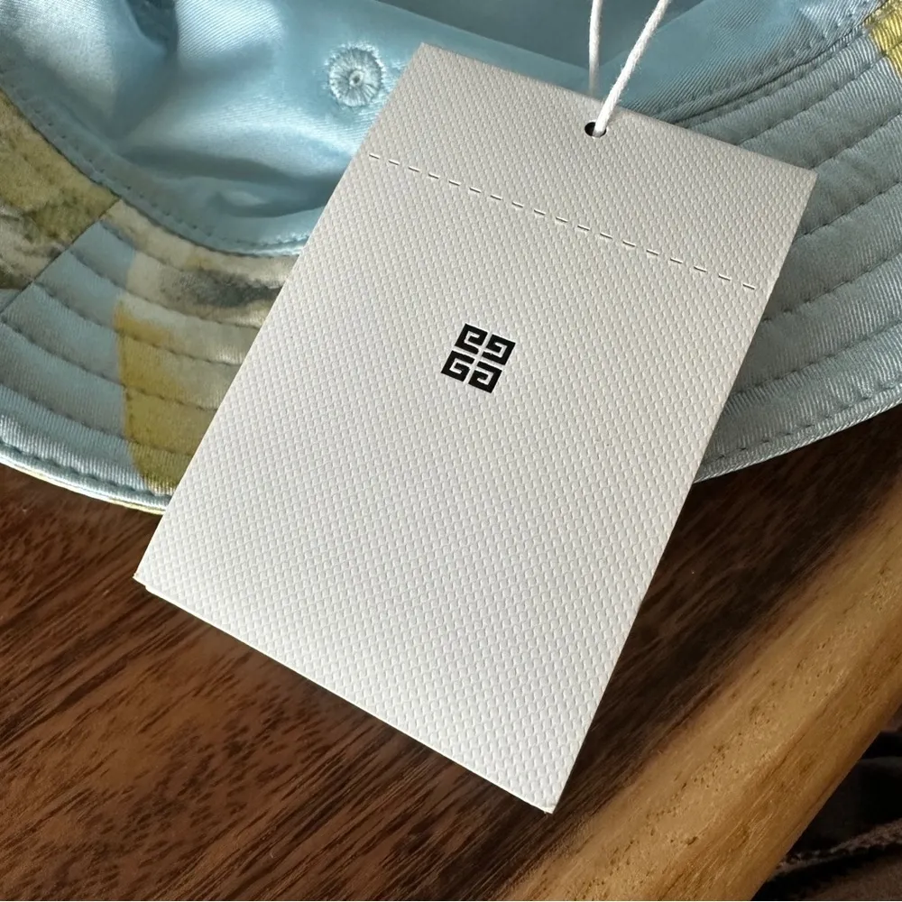 Givenchy NWT Lemon Print Silk Bucket Hat, Sky Blue, Size 56 - Image 10