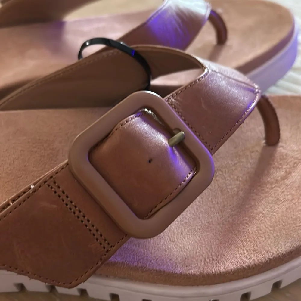 Vionic Uptown Marin Sandal, Size 8, NWOT display tried on. - Image 9