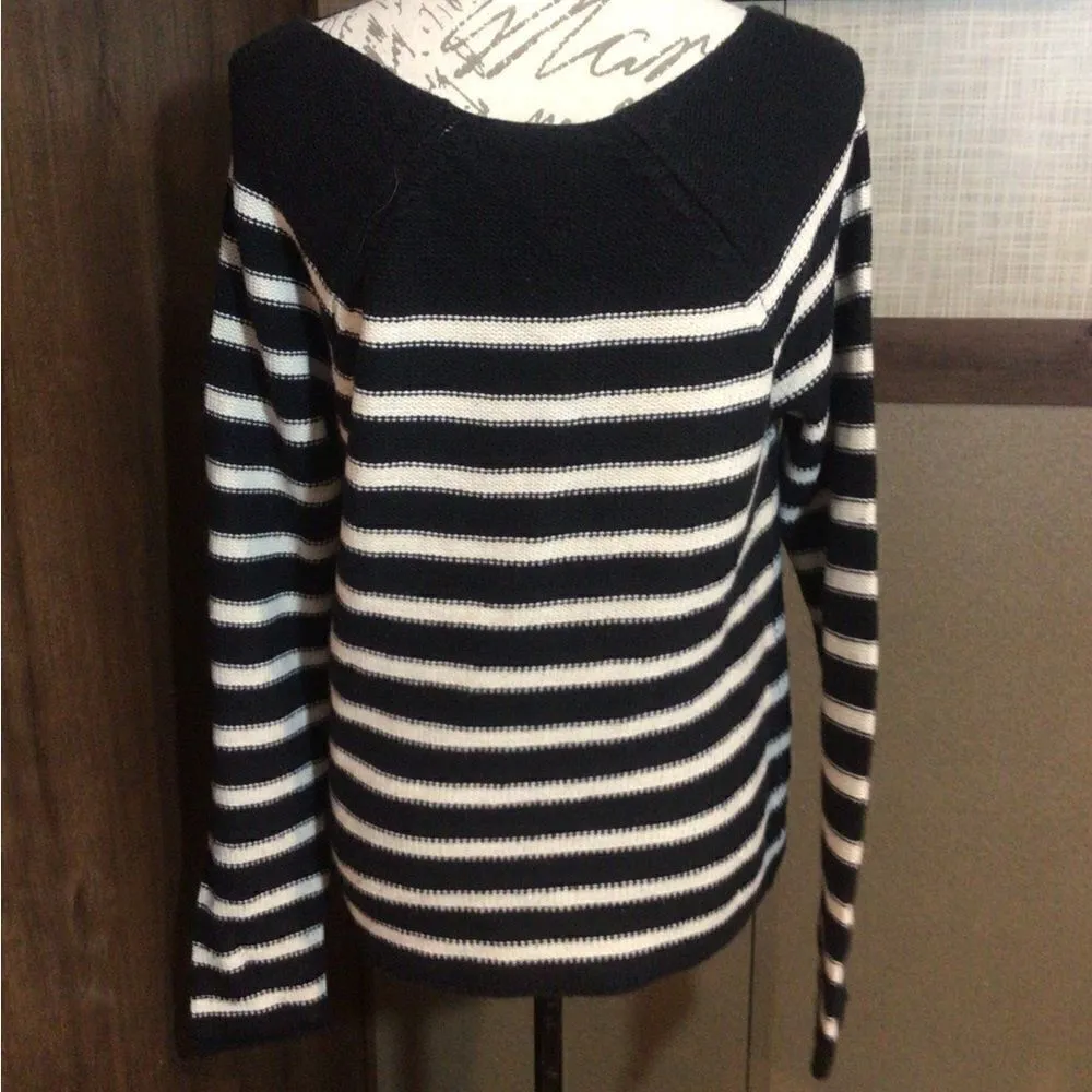 Old Navy White and Black Striped Sweater Large - Image 9
