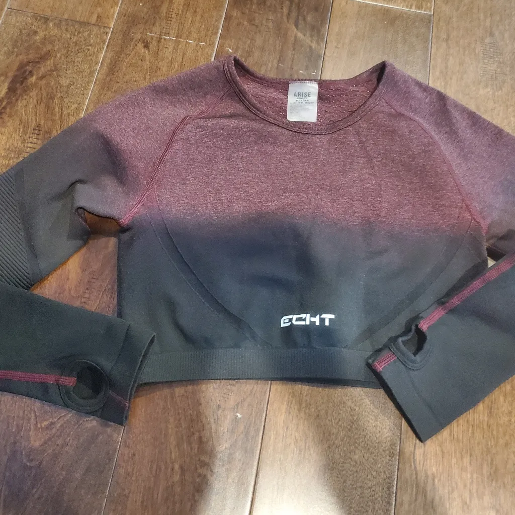 ECHT Burgundy and Black Long Sleeve Crop Top Size Medium - Image 3