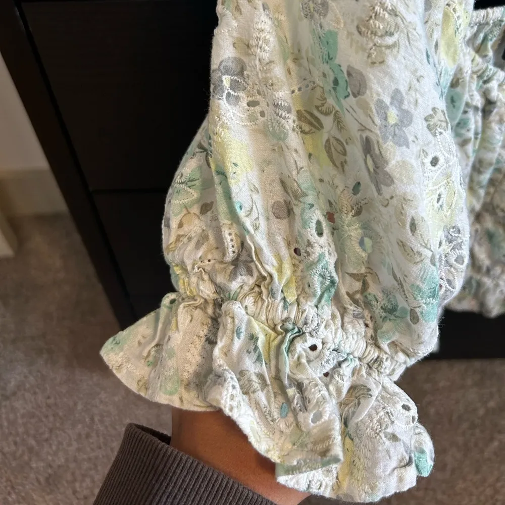 Mink Pink Puff Sleeve Top - Image 8