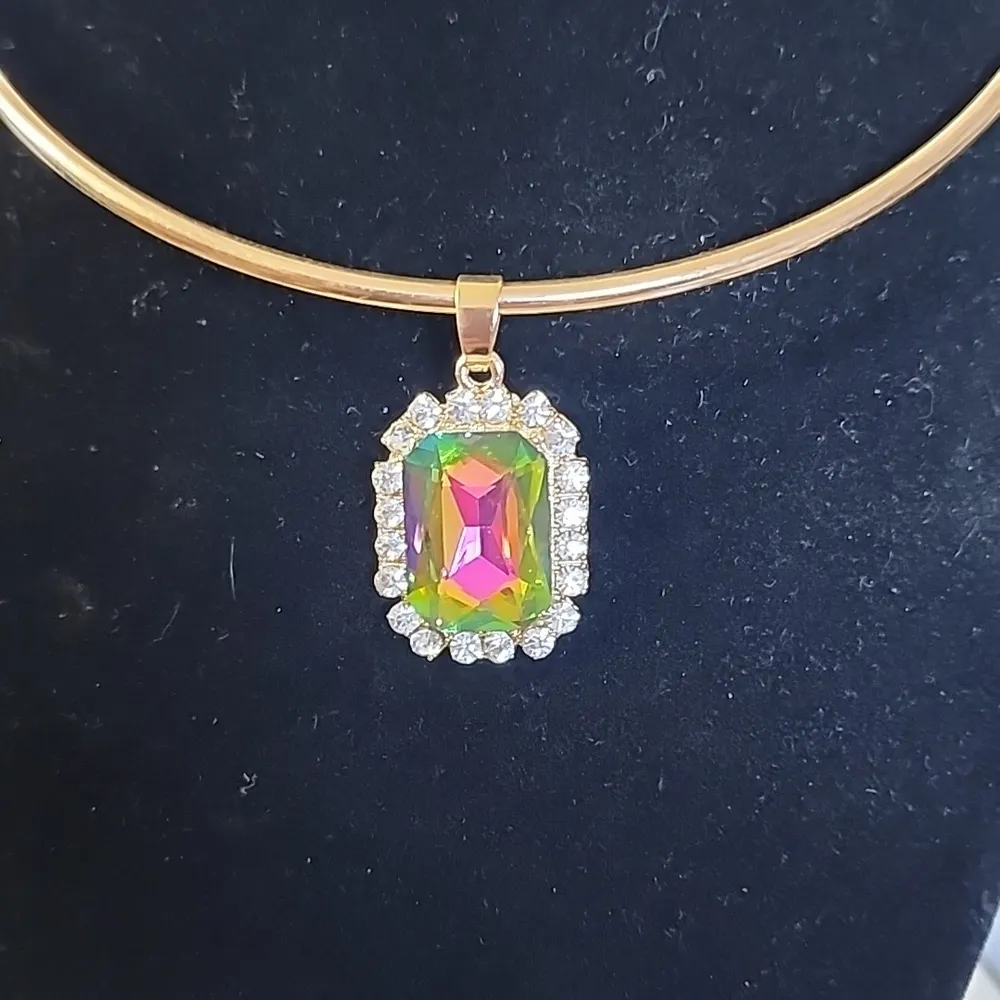 Gold Choker Necklace with Rainbow AB Square Pendant New - Image 2