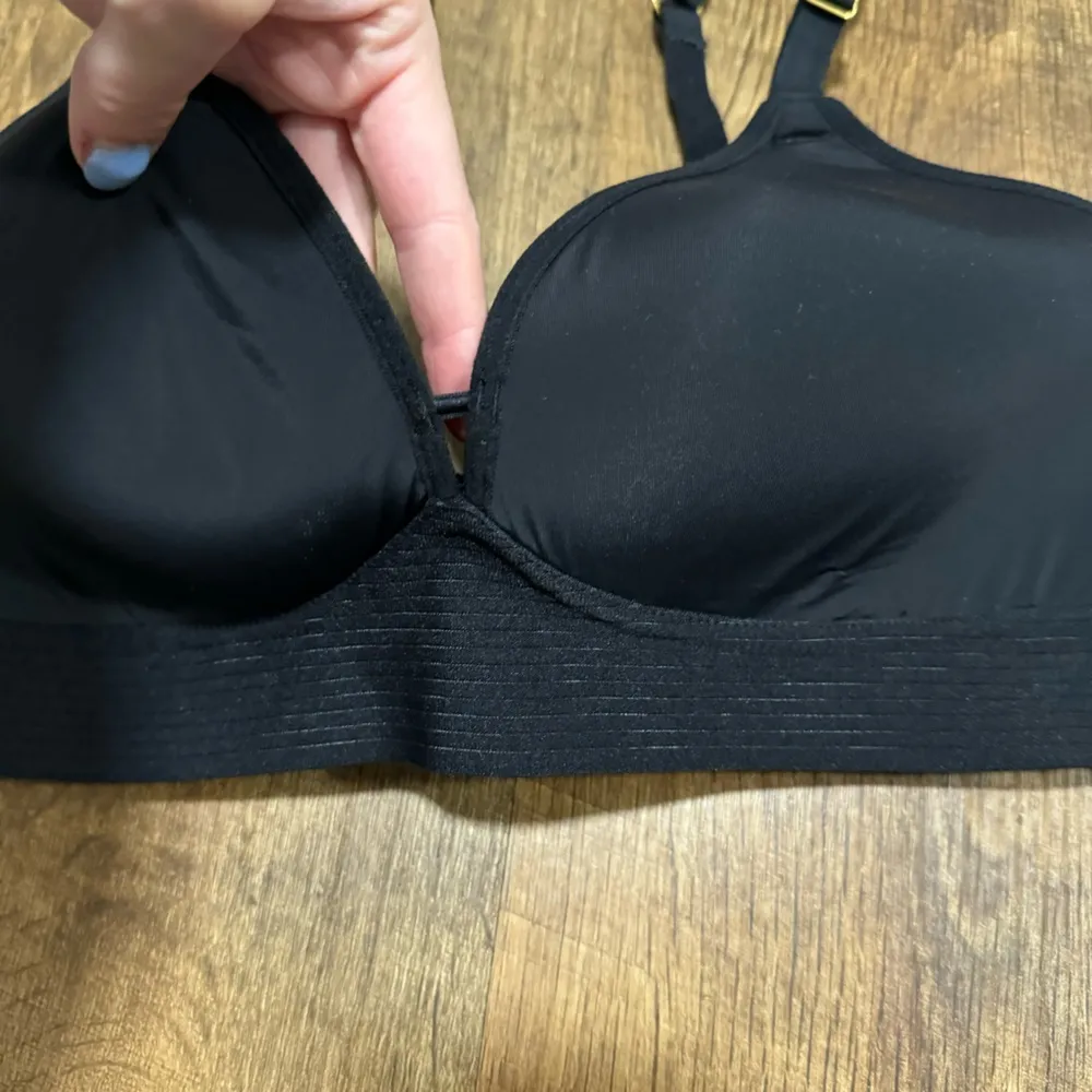 Lively Spacer Bra Sz 38B Black Wireless Tshirt Bra Everyday Comfort - Image 8