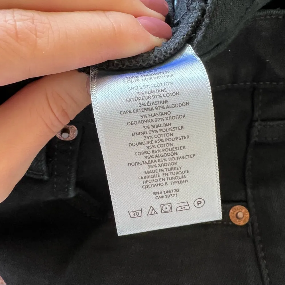 NWT re/done noir with rip 70s stove pipe high rise jeans size 26 - Image 8