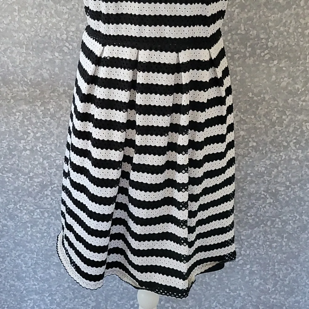 Elle striped fit and flare dress size 14 - Image 8
