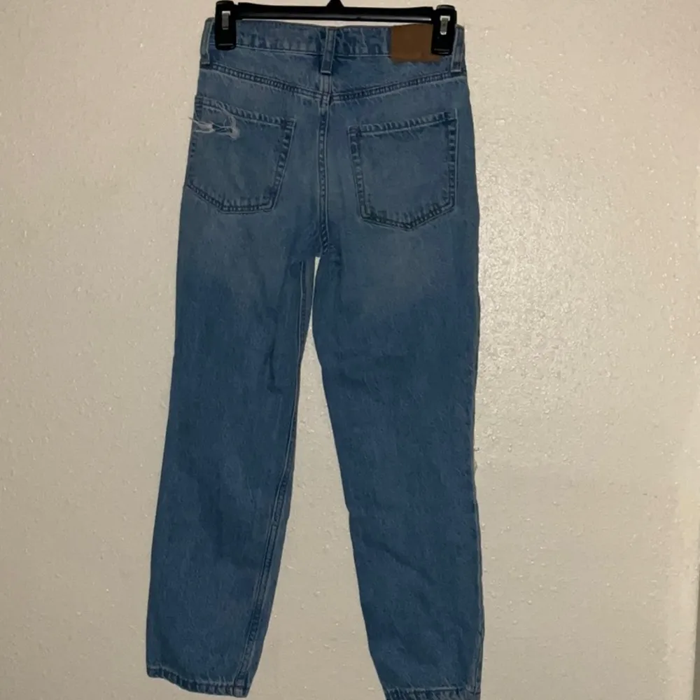 Aeropostale Blue Boyfriend Jeans Distressed Style - Image 3
