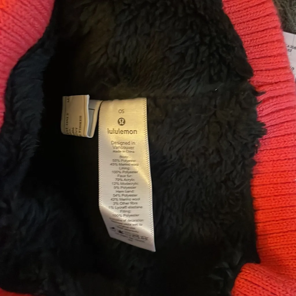 Lululemon Sherpa weave Pom beanie - Image 4