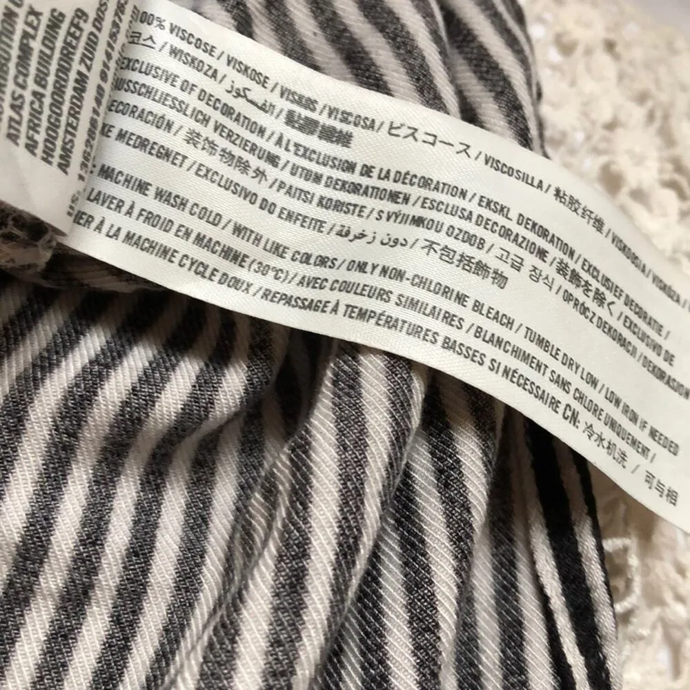 Abercrombie & Fitch Crop Striped T-Shirt with Crochet Hem Medium - Image 7