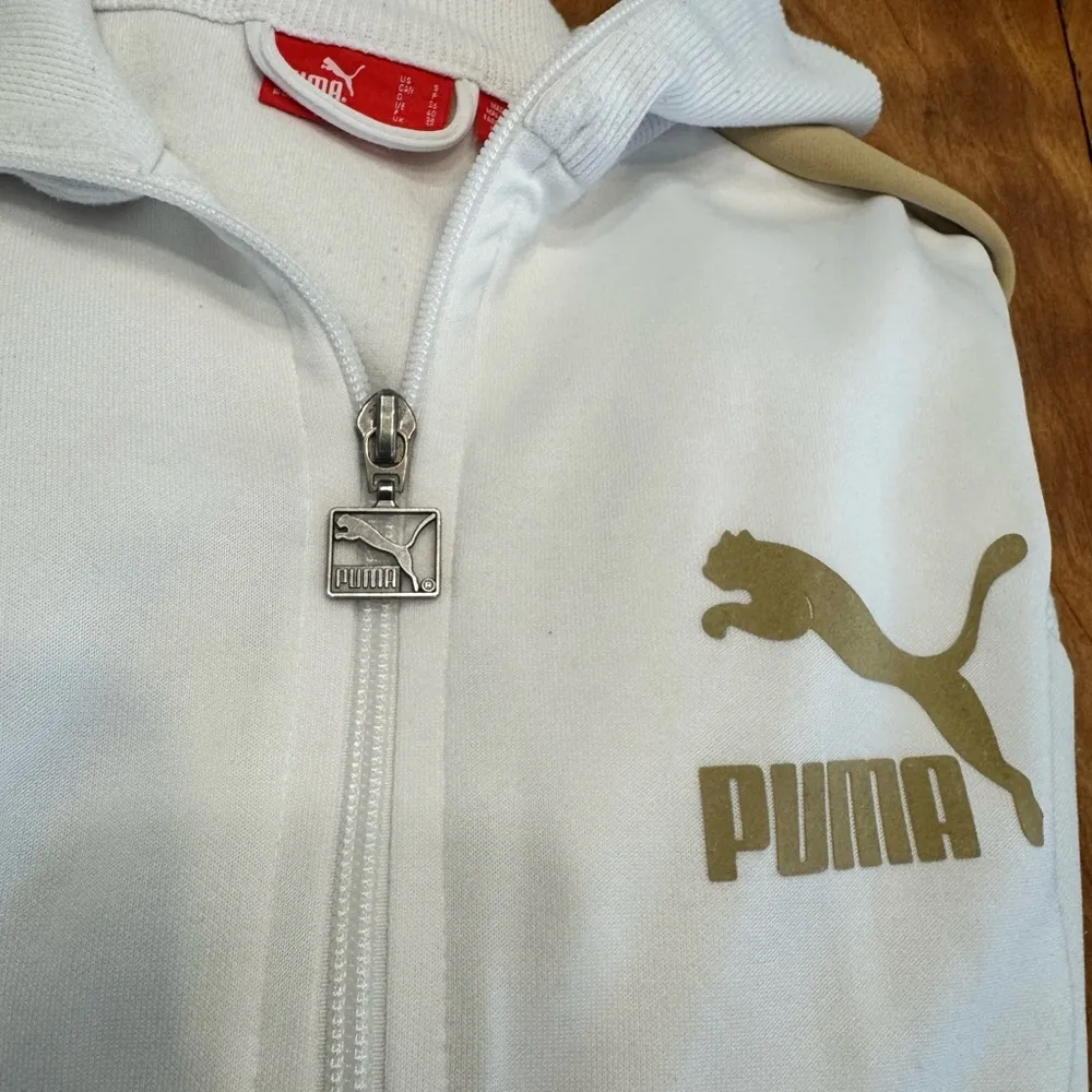 Puma  Track Jacket in White and Gold Sz Small - Image 9
