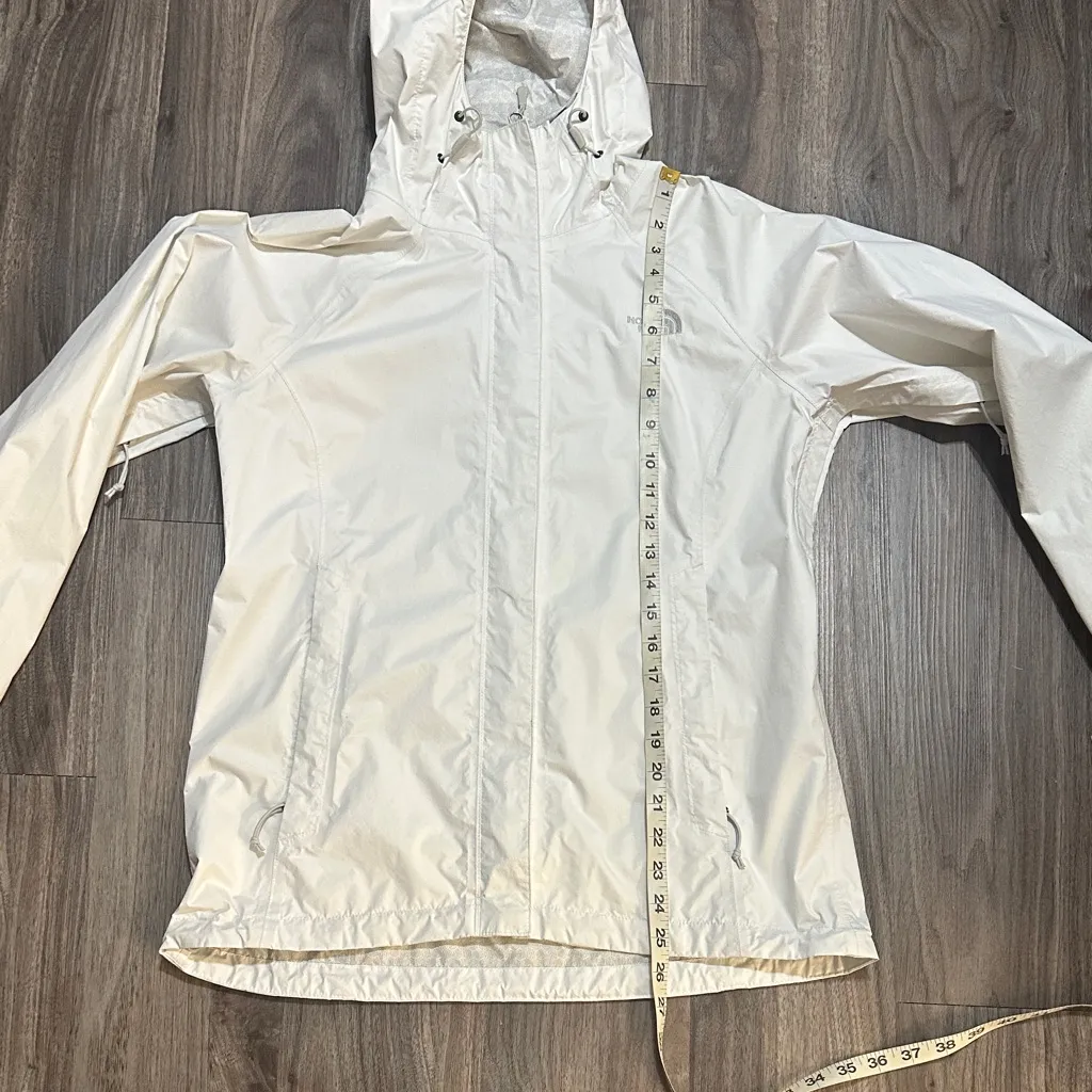 The North Face DryVent Women’s Jacket – White Waterproof-Feel. - Image 14