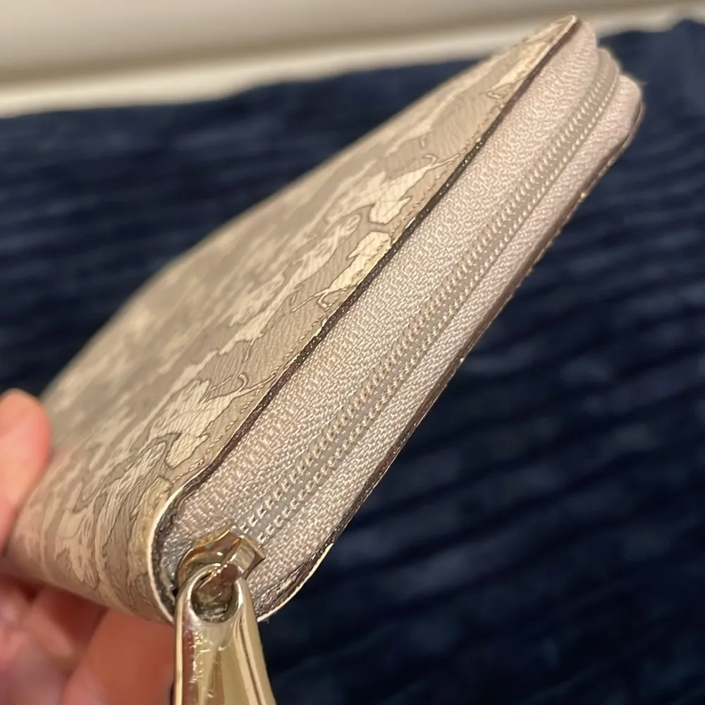 CELINE  Zippy Wallet - Image 5