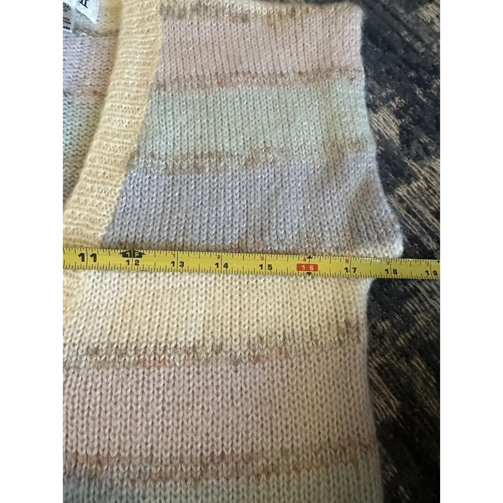 Women's Sweater Vest Button Down Wool Blend Size Medium Vintage Pastel V - Image 6