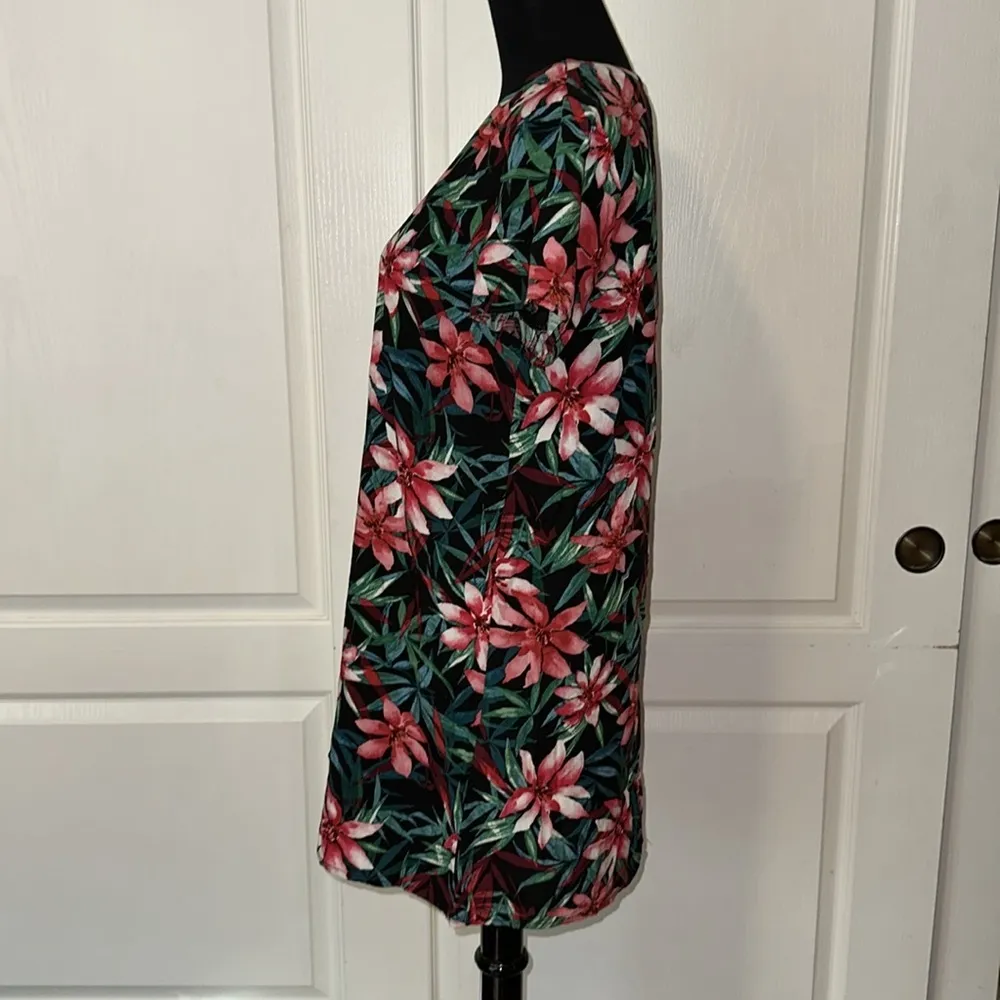 HAWAIIAN FLORAL CONTEMPORARY PRINT T SHIRT DRESS - Image 3