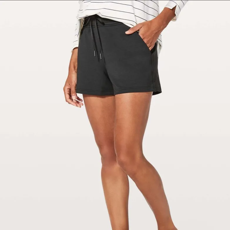 Lululemon 6 Every Moment Short *3.5" in Black - Image 3