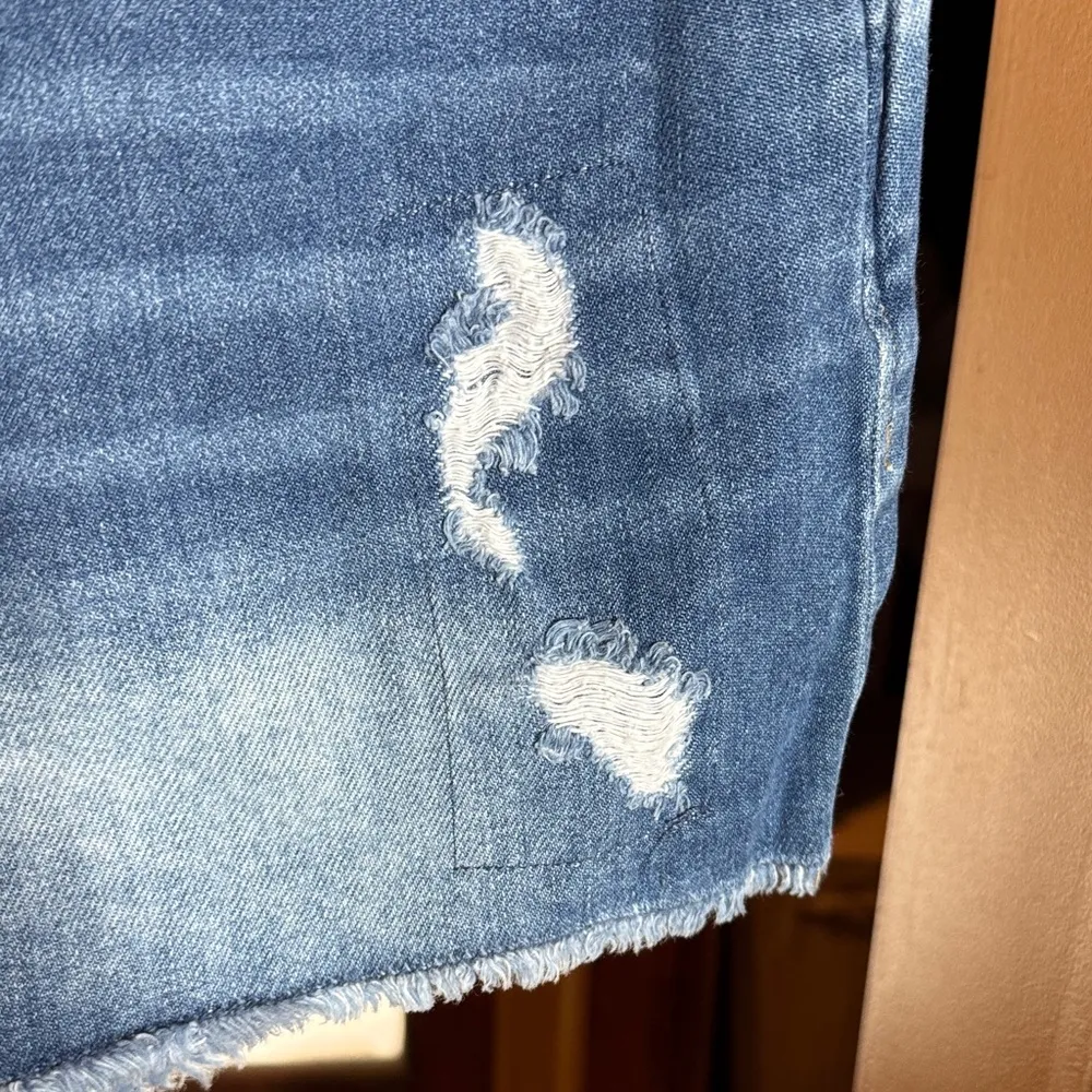 Calvin Klein Jeans Blue Distressed Shorts Size 26 - Image 3