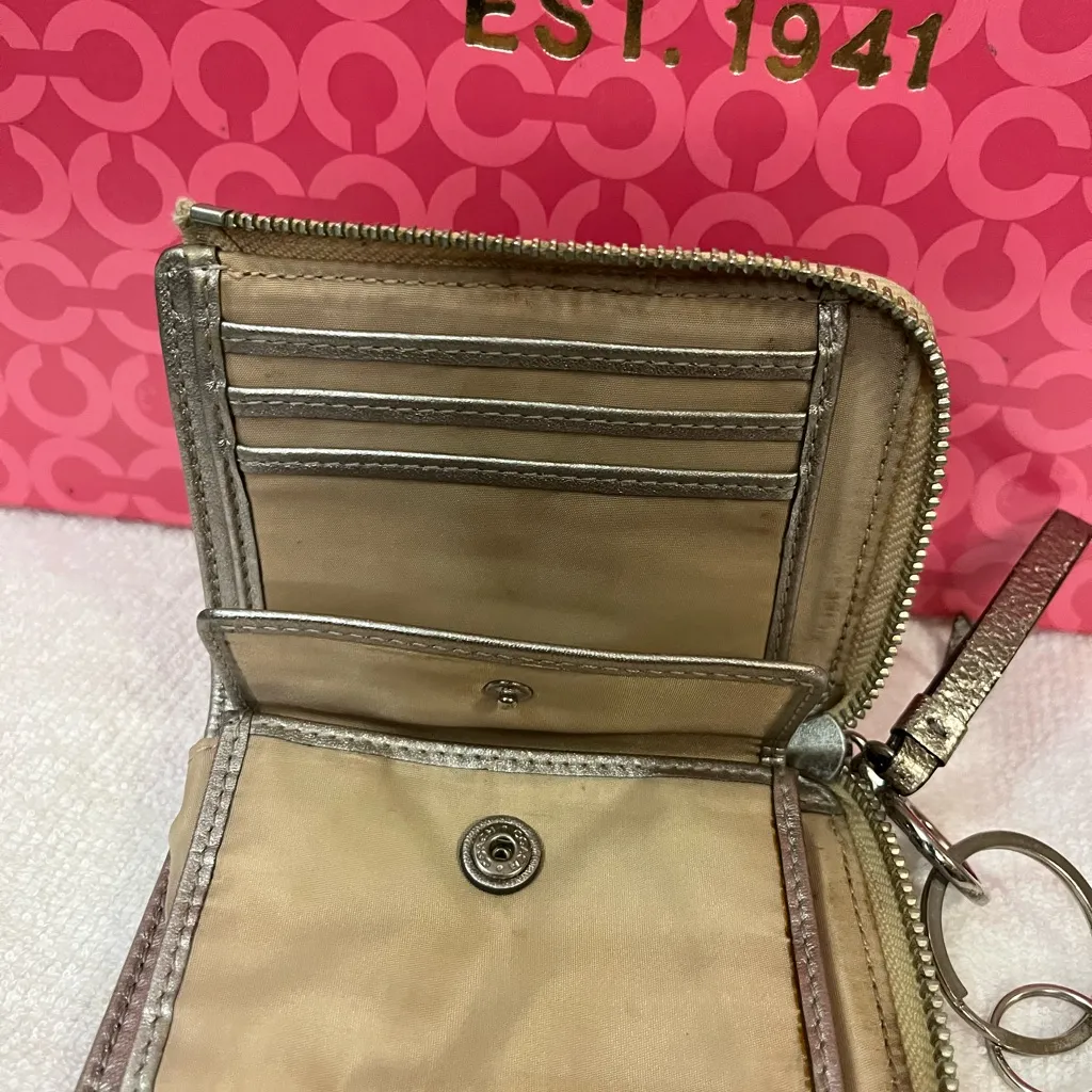 Coach Poppy Pink Floral Wallet with Coach Charm Detail. Great gift 🎁 - Image 8